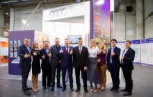 Ліфти з натуральними матеріалами в оздобленні кабіни та системою розпізнання обличчя