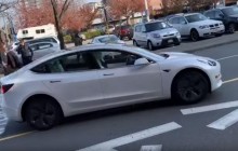 До мене, мій Буцефале: жителів Канади налякала Tesla без водія, яка мчить зустрічною смугою