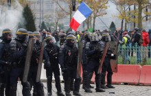 У Парижі в річницю початку виступів «жовтих жилетів» затримано більше ста людей