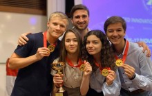 Юні українські винахідники завоювали 4 золоті медалі на конкурсі в Сінгапурі
