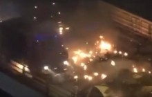 Як БТР на Майдані: у Гонконзі протестувальники спалили вантажівку поліції (відео)