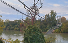 Во Франции обвалился мост: погибла 15-летняя девушка, есть пропавшие без вести