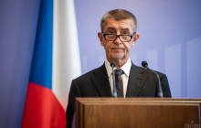 В Чехии министр назвала премьера "дебилом" в эфире и угодила в скандал