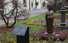 В центре Кракова установили памятник Анне Киевской (фото)