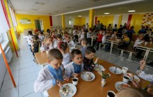 Комитет Рады завтра рассмотрит законопроект о переносе на 2023 год переход русскоязычных классов на обучение на украинском