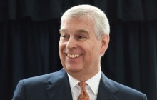 Сын Елизаветы II принц Эндрю сложил монаршие обязанности из-за секс-скандала