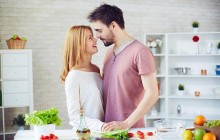 Смачно і ситно: 7 секс-поз для тих, хто переїв (фото 18+)