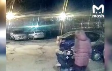 Не поділили дитину: у Москві чоловік напав на колишню дружину з ножем, з'явилося відео інциденту
