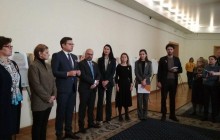 "Бережи себе! Не терпить і не мовчи!": Зеленська та Єфросиніна відкрили в Кабміні виставку проти гендерного насильства (фото)