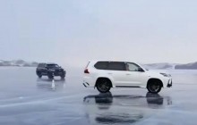 Дрифтовали на озере: столкновение внедорожников класса "люкс" попало на видео