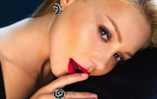 Тина Кароль покорила сеть сексуальным жестом (фото)