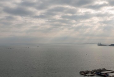 В районі Керчі спостерігається активність великих десантних кораблів РФ