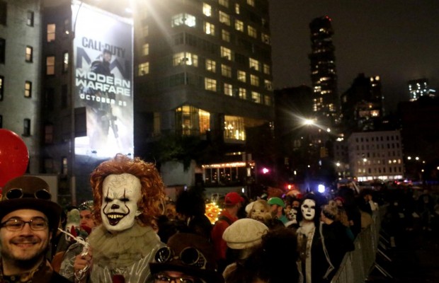 Зомби, клоуны и политика: как в мире праздновали Хэллоуин 2019 (фоторепортаж)