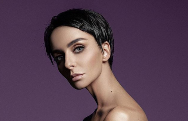 Звезда Comedy Woman полностью оголилась на фото