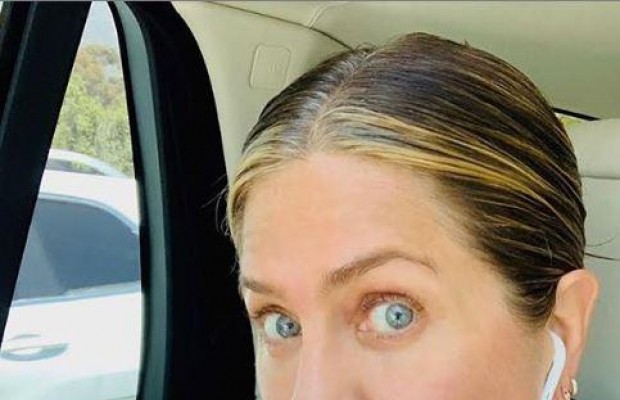 Дженніфер Еністон поділилася несподіваним фото у мережі