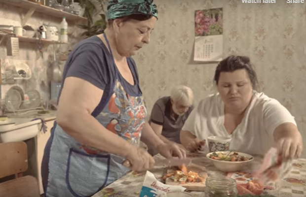 Alyona аlyona випустила новий кліп до треку "Мамин суп" (відео)