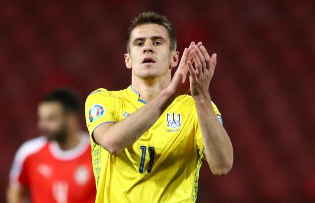 Татусева донька: у нападника Динамо народилася дівчинка і він вже показав фото немовляти