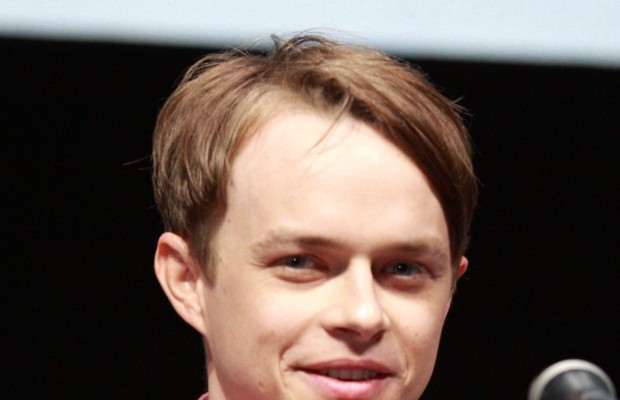 Дейн ДеХаан зіграє з Джуліанною Мур в серіалі "Історія Лізі" за Стівеном Кінгом