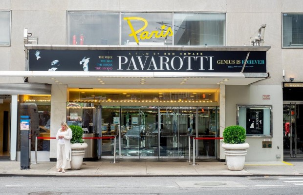 Netflix врятував від закриття історичний нью-йоркський кінотеатр Paris