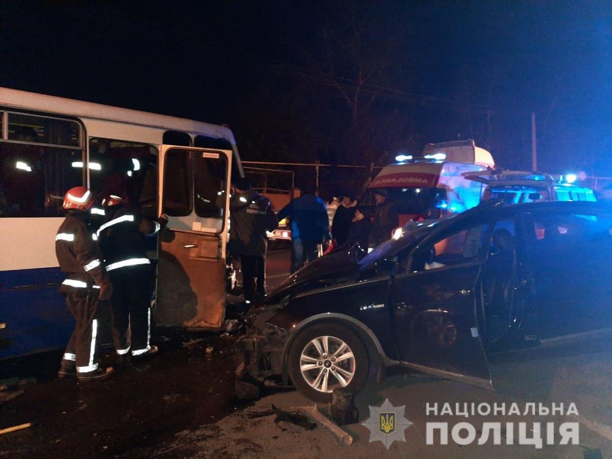 На місці події встановлювалися обставини ДТП фото od.npu.gov.ua На місці події встановлювалися обставини ДТП фото od.npu.gov.ua