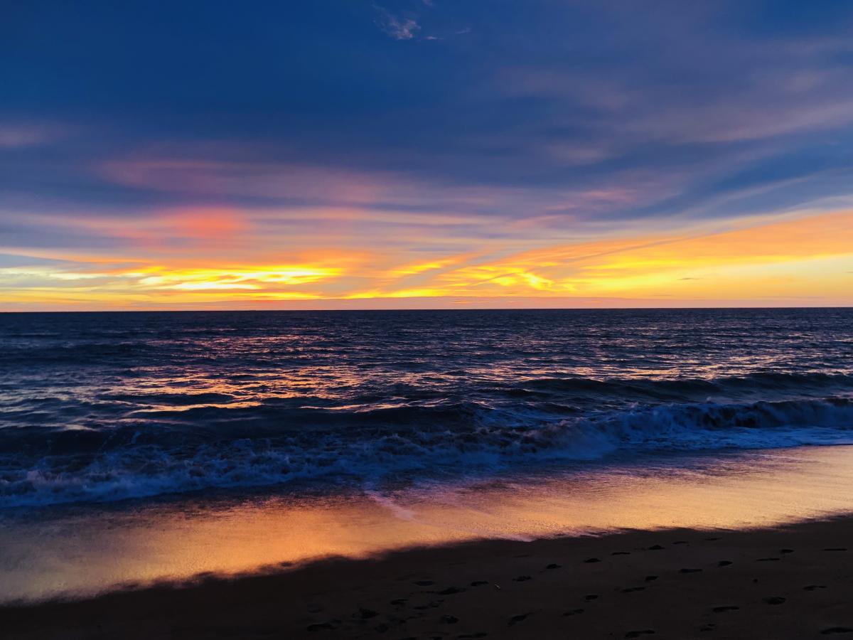 Невероятной красоты закат на берегу Индийского океана / Фото Вероника Кордон