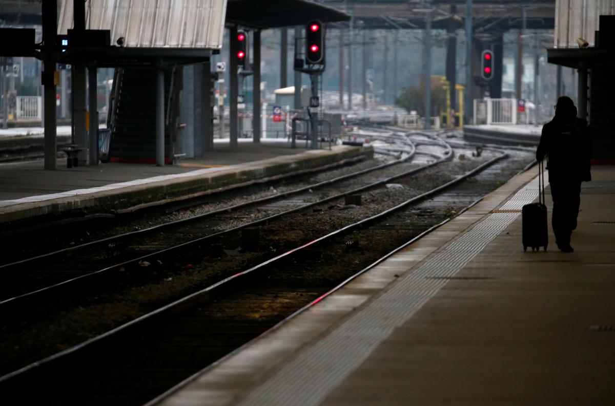 Курсуватимуть 5 пар поїздів за маршрутом Ніжин-Дарниця та зворотно / фото REUTERS Курсуватимуть 5 пар поїздів за маршрутом Ніжин-Дарниця та зворотно / фото REUTERS