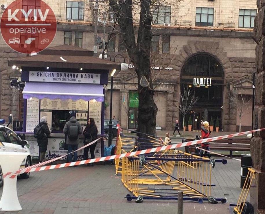 Жінка доставлена до 17-ї лікарні / Київ Оперативний Жінка доставлена до 17-ї лікарні / Київ Оперативний