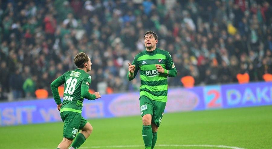 Селезньов забив п'ятий гол у сезоні / фото: bursaspor.org.tr Селезньов забив п'ятий гол у сезоні / фото: bursaspor.org.tr