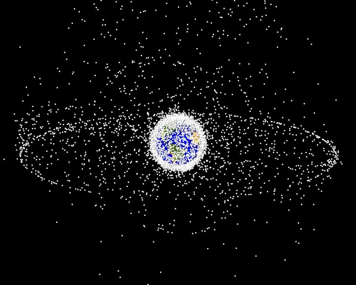 ESA запустить апарат для утилізації космічного брухту / NASA ESA запустить апарат для утилізації космічного брухту / NASA
