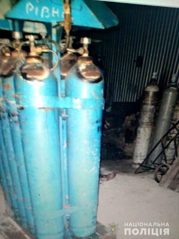 Вибух стався у приміщенні, де знаходились балони із вуглекислим газом / Фото: Нацполіція Вибух стався у приміщенні, де знаходились балони із вуглекислим газом / Фото: Нацполіція