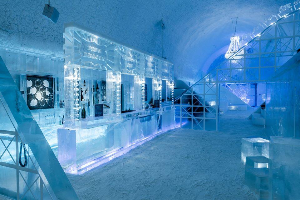 В ледяном отеле все сделано из снега и ледяных блоков / Фото facebook.com/icehotel.sweden / Asaf Kliger В ледяном отеле все сделано из снега и ледяных блоков / Фото facebook.com/icehotel.sweden / Asaf Kliger