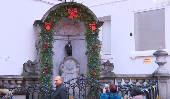 Хлопчика до дня народження вбрали у смокінг / скріншот відео ТСН