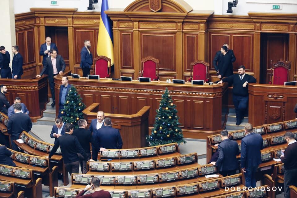 Нардепы от СН на утреннем заседании Рады / facebook.com/yan.dobronosov Нардепы от СН на утреннем заседании Рады / facebook.com/yan.dobronosov