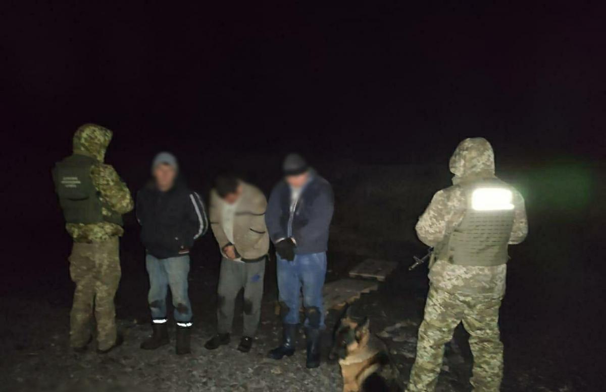 На трех задержанных граждан Украины, жителей приграничья, оформили админпротоколы / dpsu.gov.ua На трех задержанных граждан Украины, жителей приграничья, оформили админпротоколы / dpsu.gov.ua