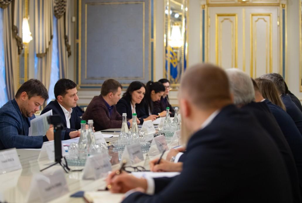Зеленський зібрав операторів нафторинку / фото president.gov.ua Зеленський зібрав операторів нафторинку / фото president.gov.ua