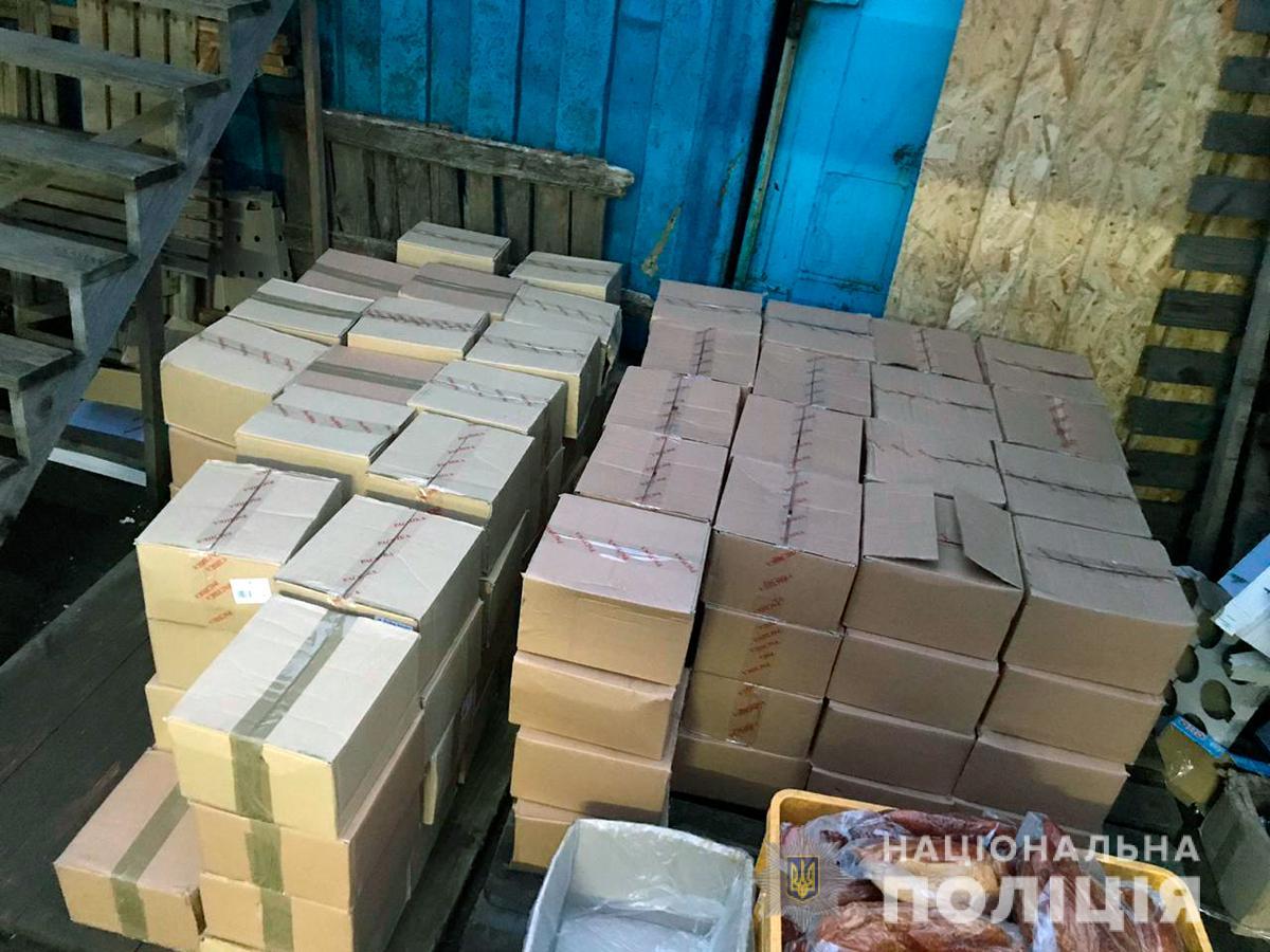 Среднемесячный оборот продукции составлял примерно 8 миллионов гривен / фото ГУНП в Черновицкой области Среднемесячный оборот продукции составлял примерно 8 миллионов гривен / фото ГУНП в Черновицкой области