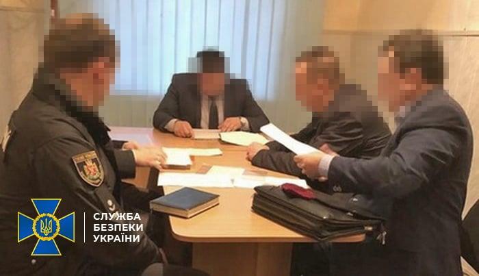 Мэру Коростышева вручили подозрение / Фото: СБУ Мэру Коростышева вручили подозрение / Фото: СБУ