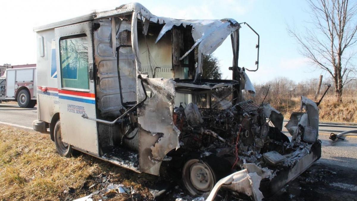 Прибывшие на место пожарные потушили возгорание / фото: Osawatomie Volunteer Fire Department/FoxNews Прибывшие на место пожарные потушили возгорание / фото: Osawatomie Volunteer Fire Department/FoxNews