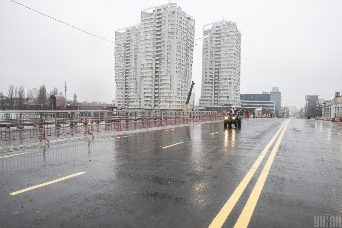 Реконструкция Шулявского моста снова подорожает / фото УНИАН Реконструкция Шулявского моста снова подорожает / фото УНИАН
