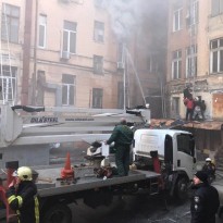 В Одессе начали разбирать завалы в сгоревшем колледже