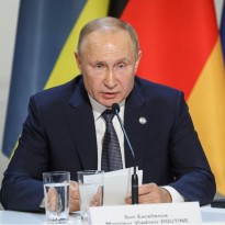 Путин заявил, что российские боевики на Донбассе получают военную технику из стран, которые 