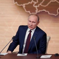 UNIAN correspondent asks Putin about Ukrainian tanks in Kuban (Video)