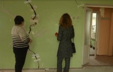 Стіни та стеля у тріщинах: на Миколаївщині аварійний дитсадок чекає ремонту вже 15 років (відео)