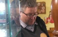 На Львівщині сільський голова кинув графином в офіціантку через відмову нести шашлики (фото)