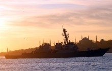 Ракетный эсминец ВМС США Ross вошел в Черное море