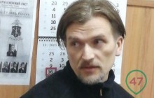 Насиловал дочь: в РФ задержали "полковника ГРУ" с арсеналом оружия (видео)