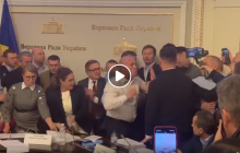 Нардепы посреди ночи устроили потасовку в Раде из-за рынка земли (видео)