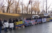 "Порти, фактично, розвалюються": як під Кабміном вимагали звільнити в. о. голови Адміністрації морпортів (відео)