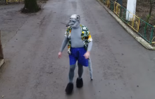 Директор Одеського зоопарку записав нове відеопривітання в костюмі щура (відео)