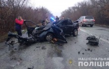 Автівку розбило вщент: на Дніпропетровщині сталася смертельна ДТП за участі автобуса (фото)